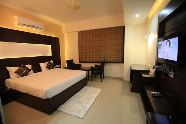Neo Classic Hotel Chandīgarh Exterior foto