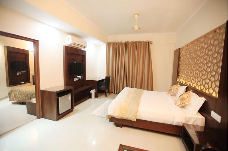Neo Classic Hotel Chandīgarh Exterior foto