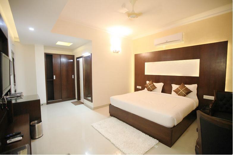Neo Classic Hotel Chandīgarh Exterior foto