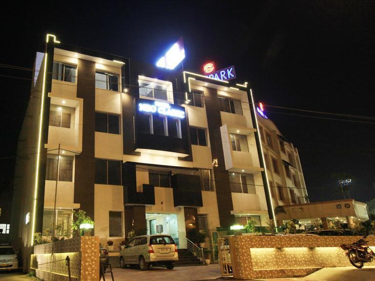 Neo Classic Hotel Chandīgarh Exterior foto